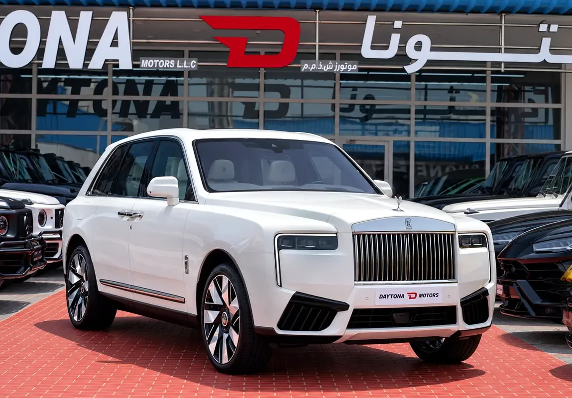 Rolls-Royce Cullinan 6.8 AT 4WD (571 hp)