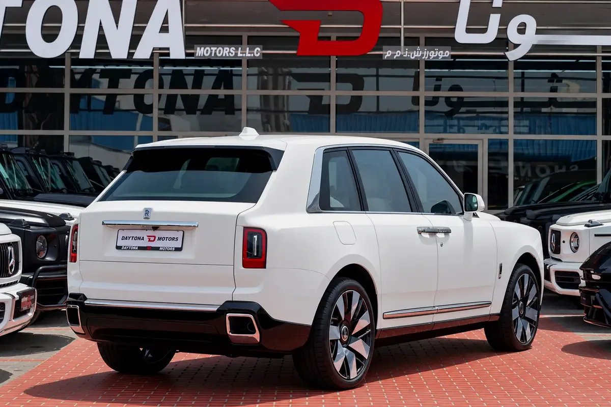 Rolls-Royce Cullinan 6.8 AT 4WD (571 حصان) - 4