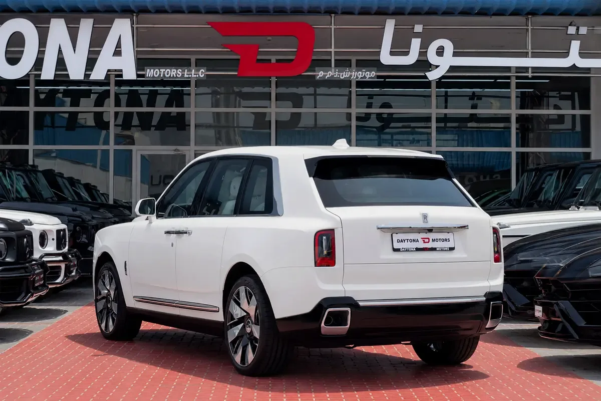 Rolls-Royce Cullinan 6.8 AT 4WD (571 حصان) - 2