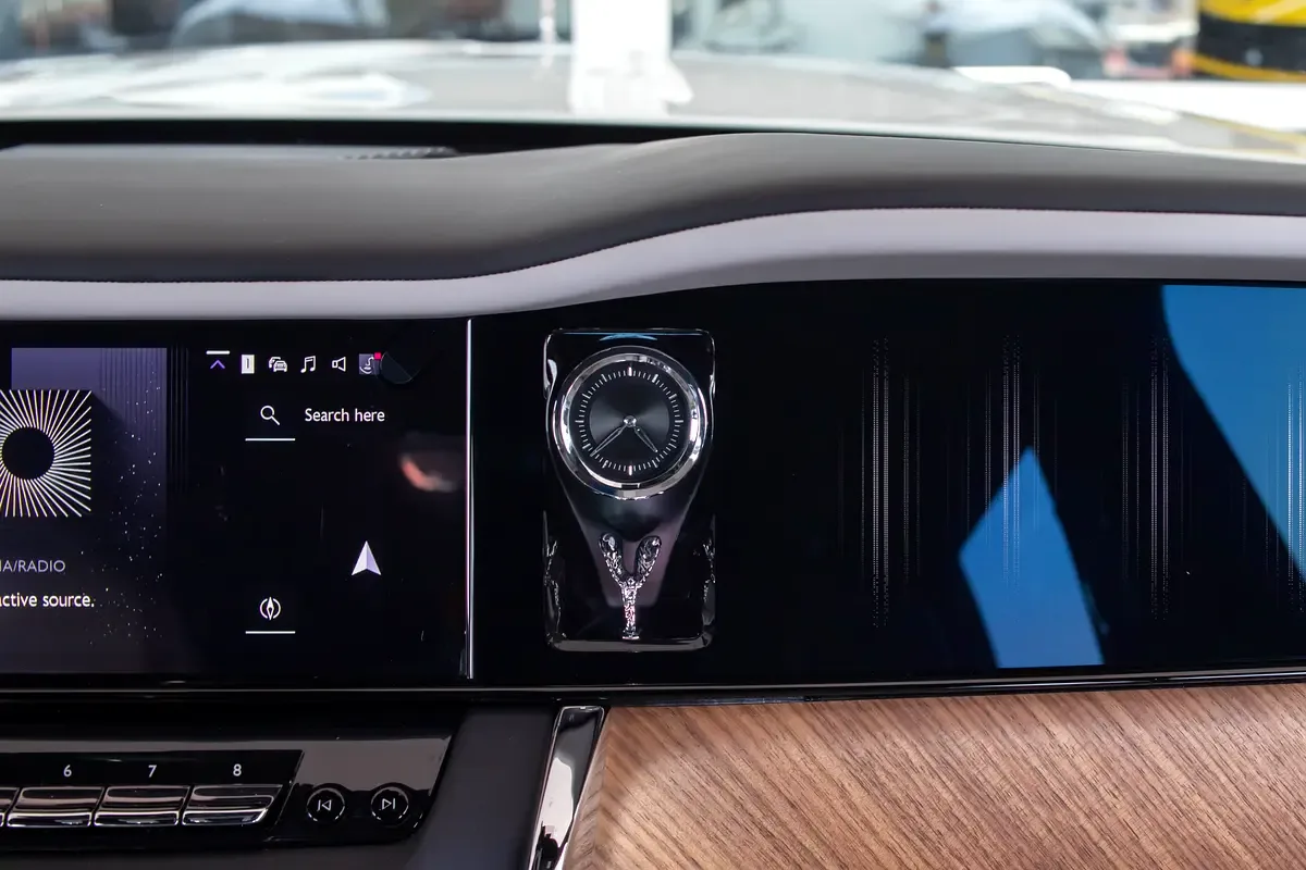 Rolls-Royce Cullinan 6.8 AT 4WD (571 حصان) - 15