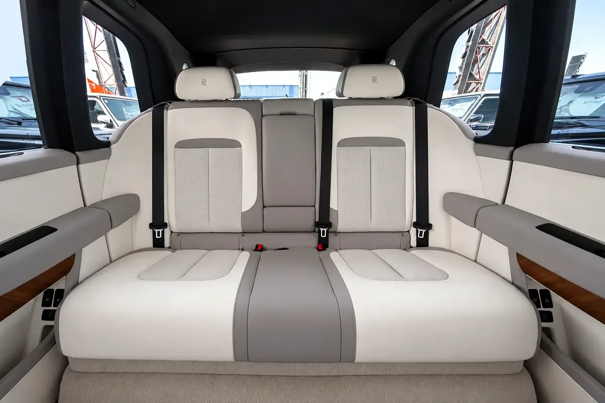 Rolls-Royce Cullinan 6.8 AT 4WD (571 حصان) - 14