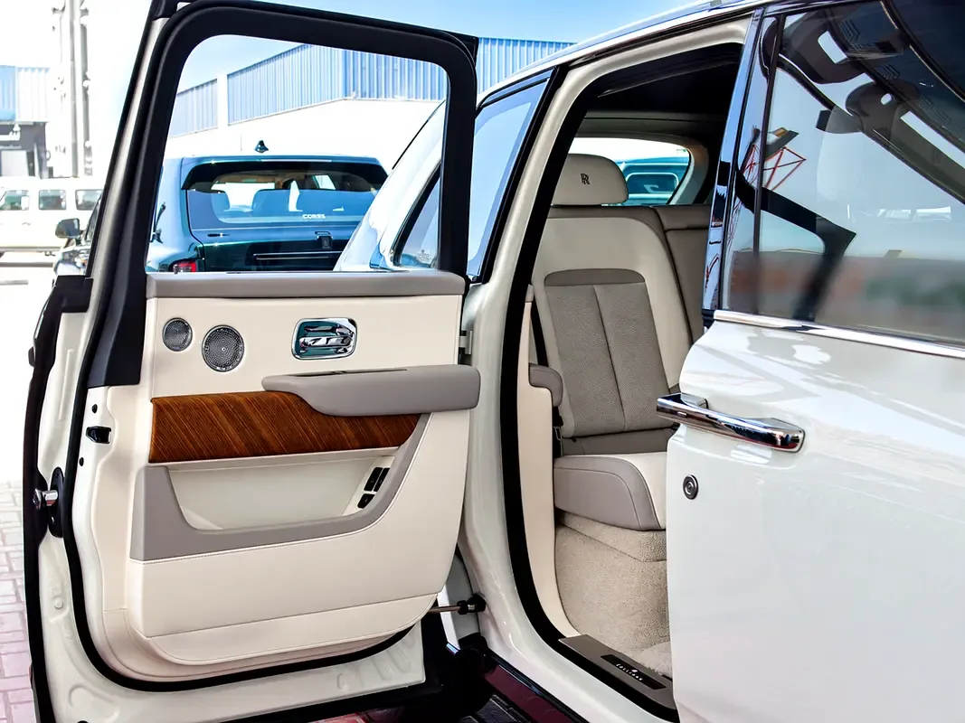 Rolls-Royce Cullinan 6.8 AT 4WD (571 حصان) - 19