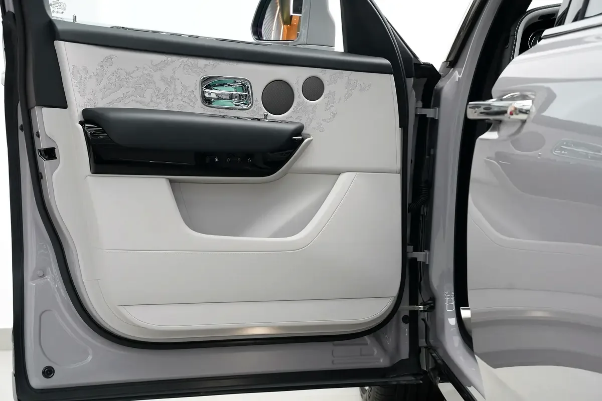 Rolls-Royce Cullinan 6.8 AT 4WD (571 hp) - 14