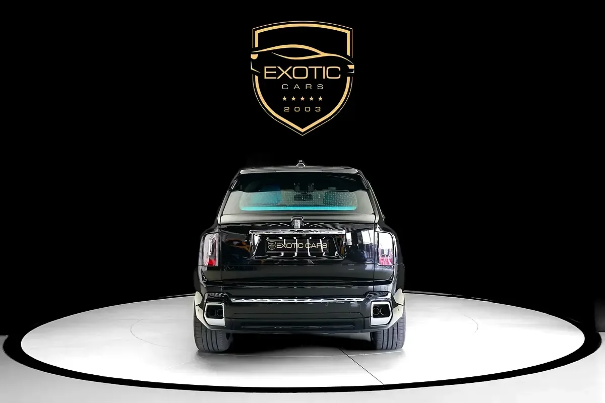 Rolls-Royce Cullinan 6.8 AT 4WD (571 حصان) - 2