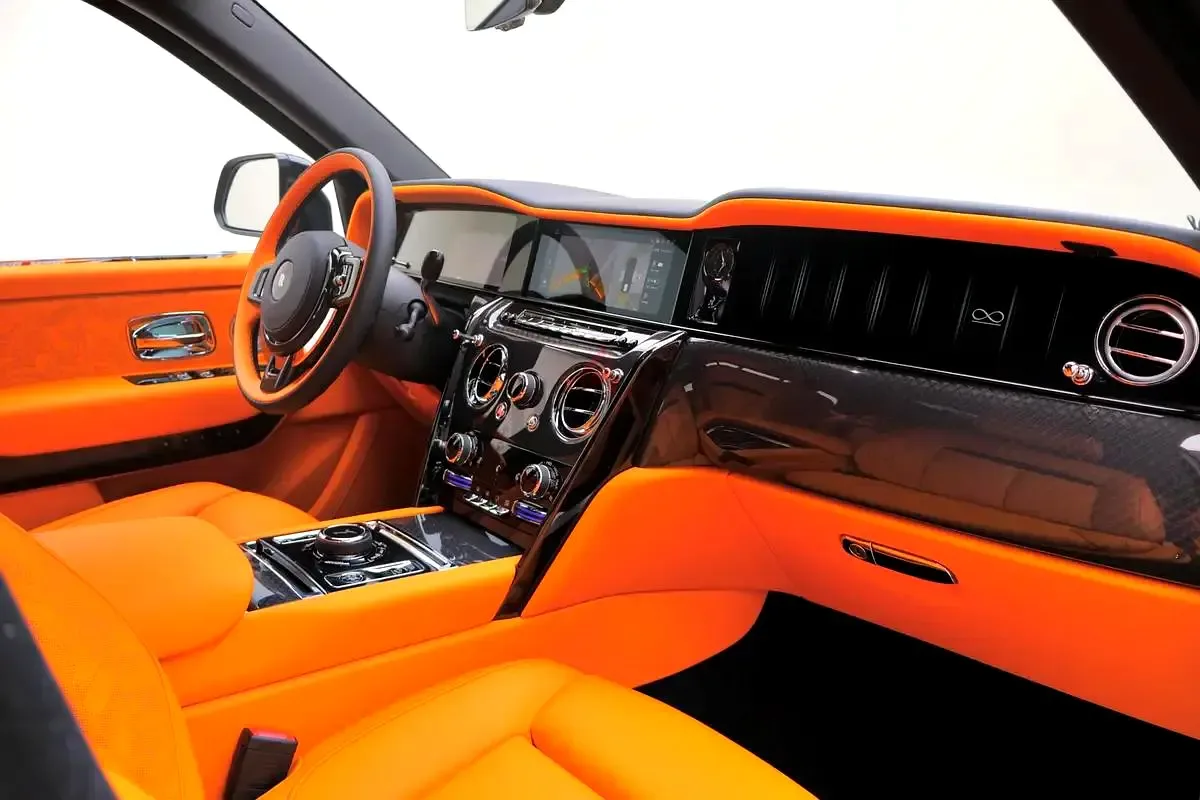 Rolls-Royce Cullinan 6.8 AT 4WD (571 حصان) - 4