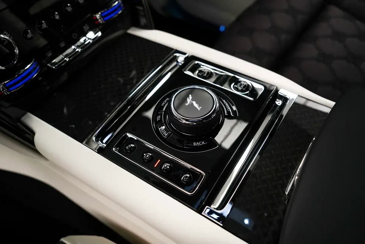 Rolls-Royce Cullinan 6.8 AT 4WD (571 hp) - 8