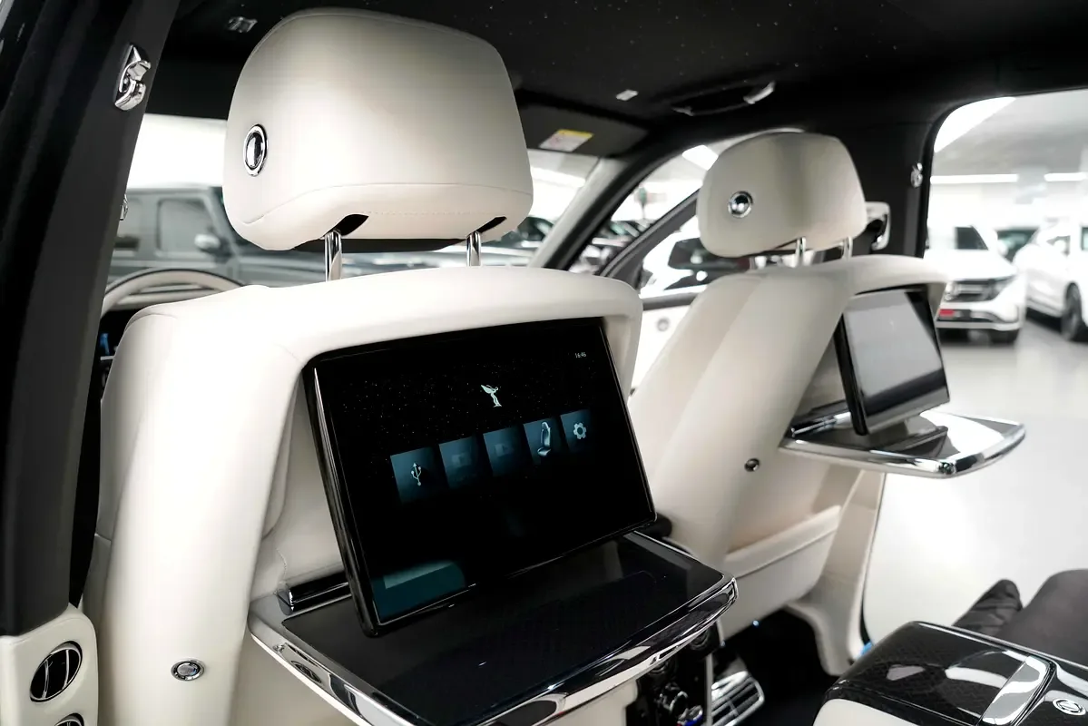 Rolls-Royce Cullinan 6.8 AT 4WD (571 hp) - 12