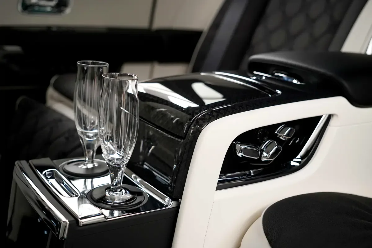 Rolls-Royce Cullinan 6.8 AT 4WD (571 hp) - 18