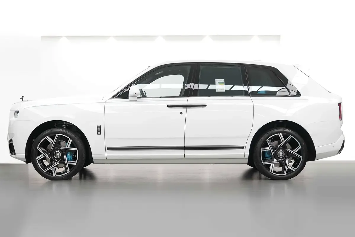 Rolls-Royce Cullinan 6.8 AT 4WD (571 hp) - 2