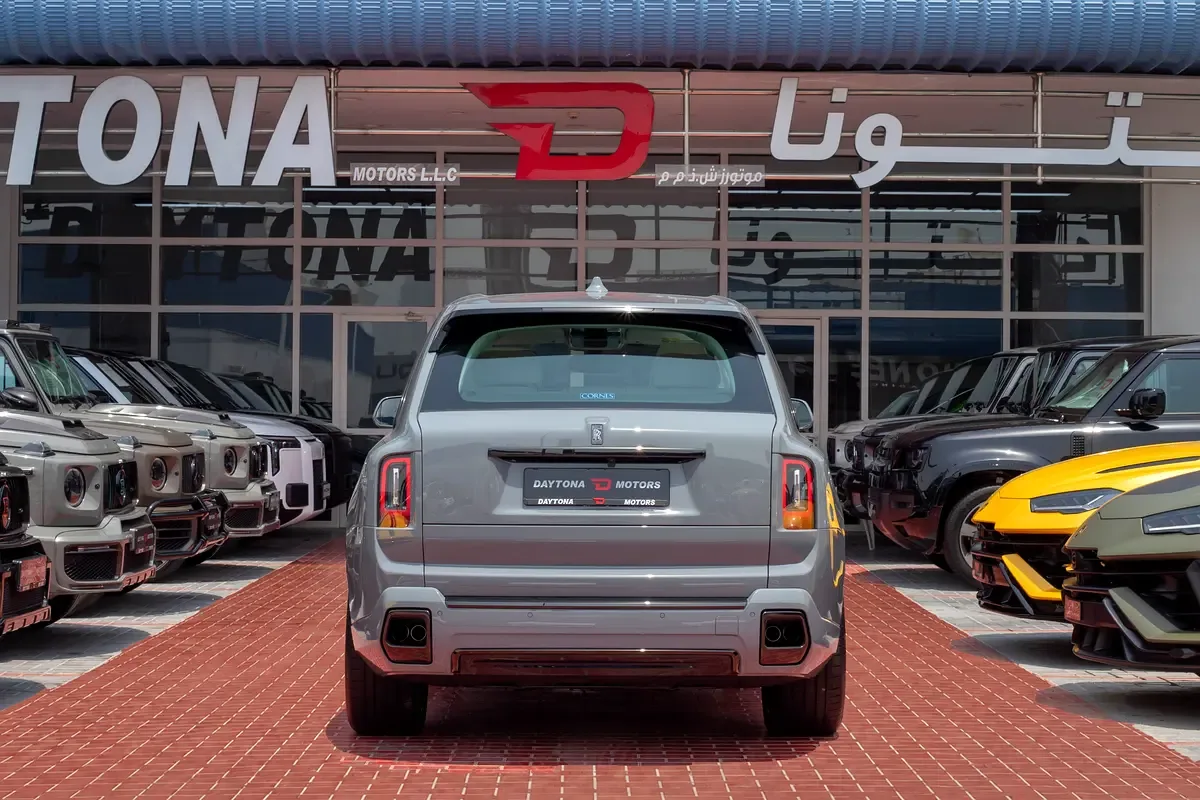 Rolls-Royce Cullinan 6.8 AT 4WD (571 حصان) - 6