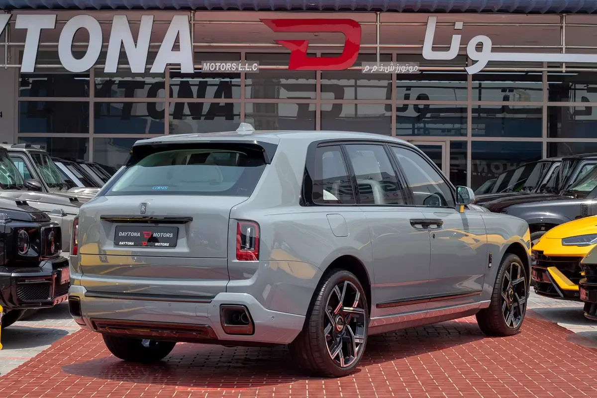 Rolls-Royce Cullinan 6.8 AT 4WD (571 حصان) - 4