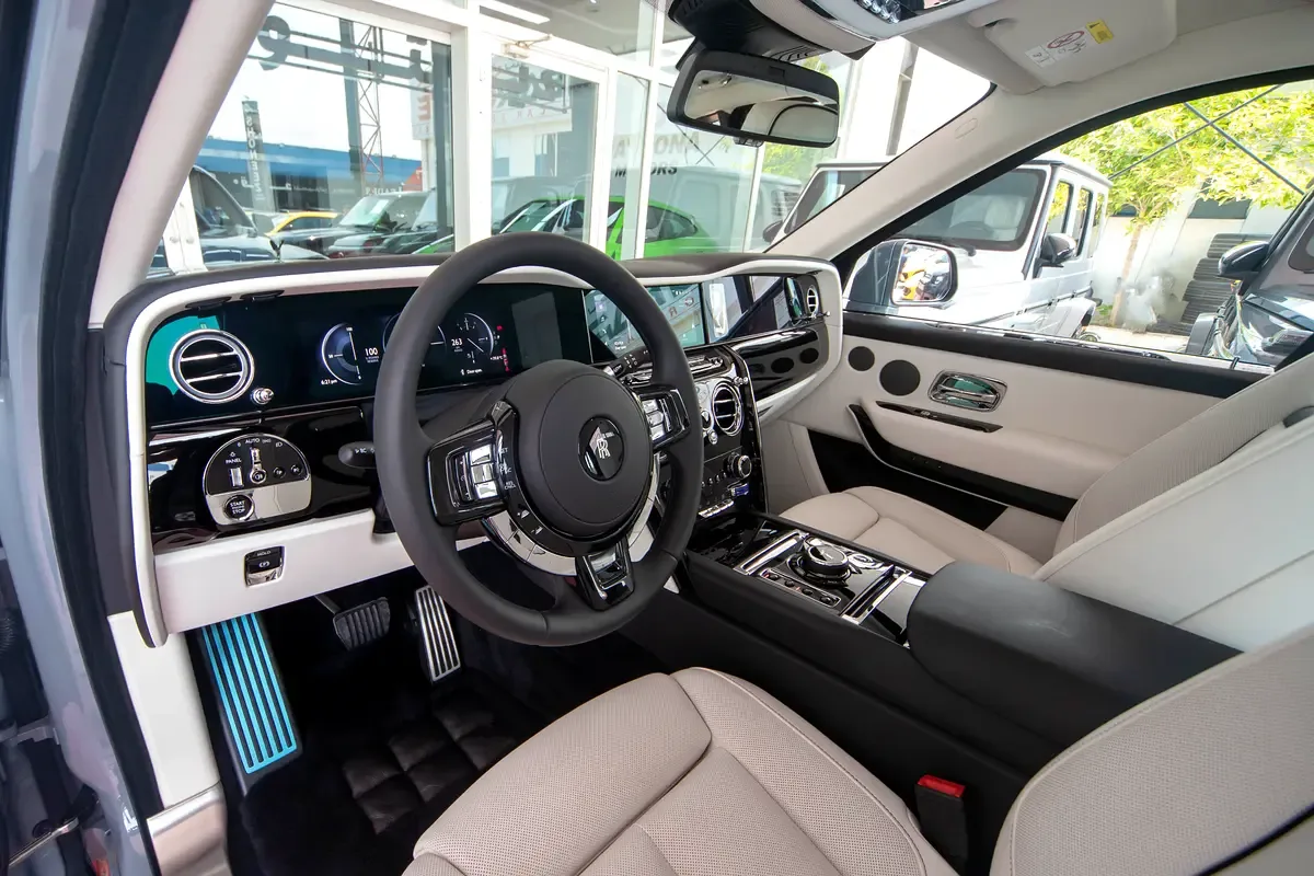 Rolls-Royce Cullinan 6.8 AT 4WD (571 حصان) - 9