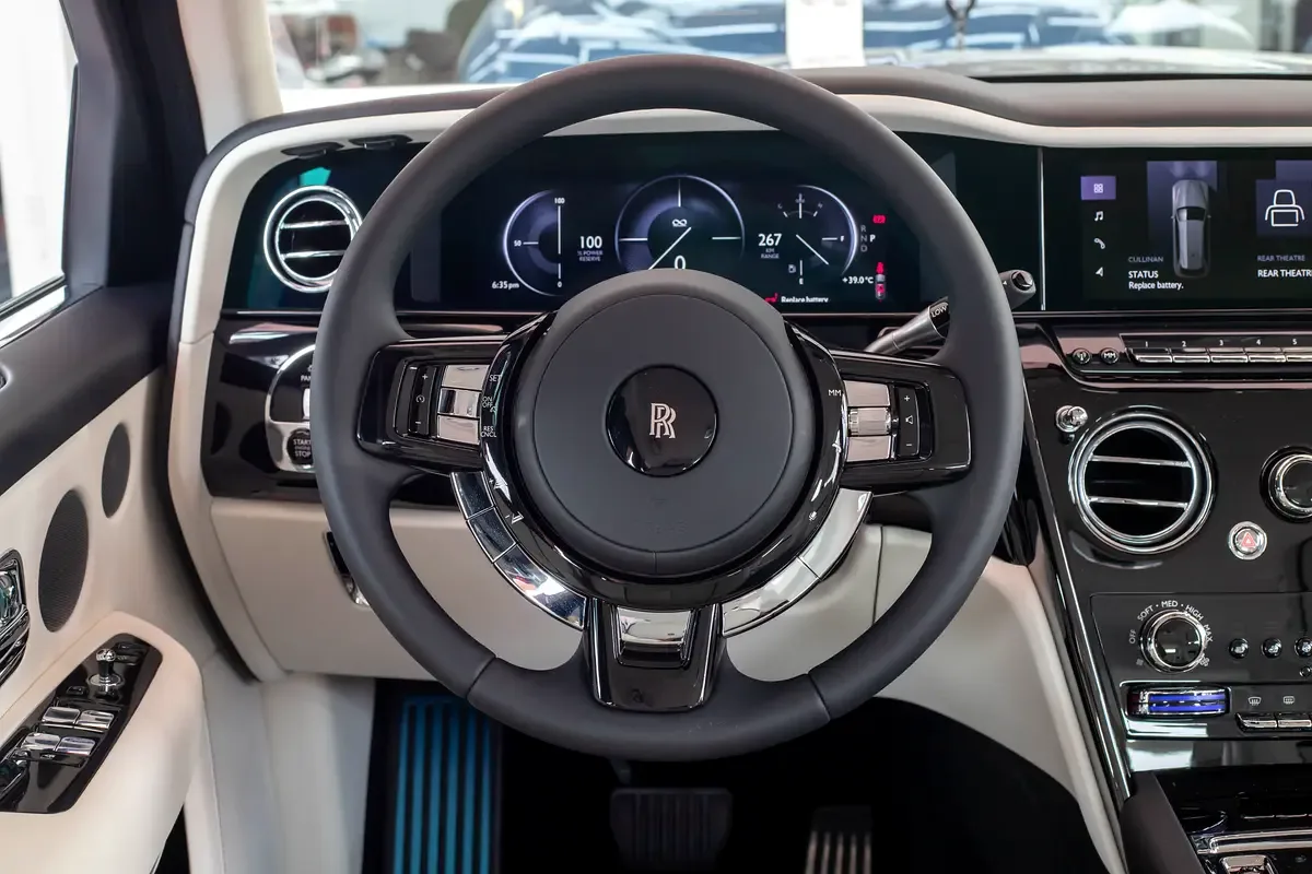Rolls-Royce Cullinan 6.8 AT 4WD (571 حصان) - 12