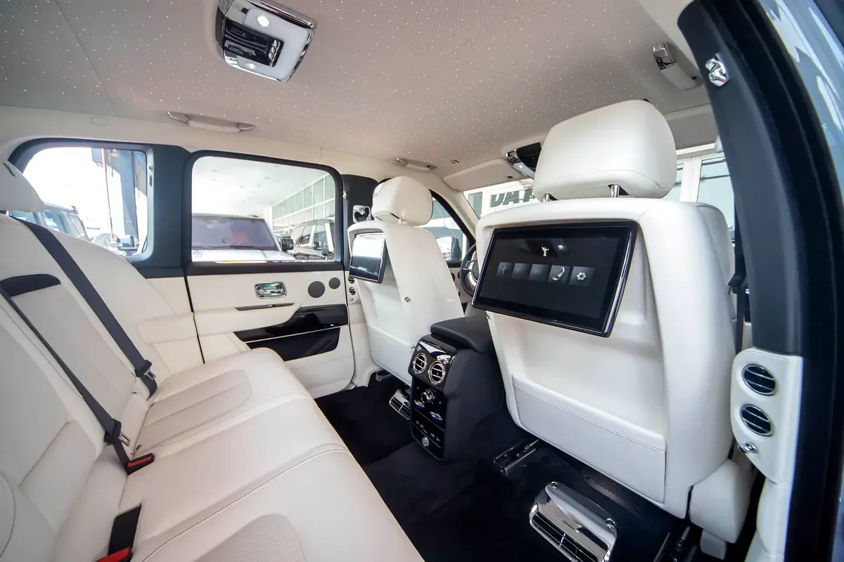 Rolls-Royce Cullinan 6.8 AT 4WD (571 حصان) - 14