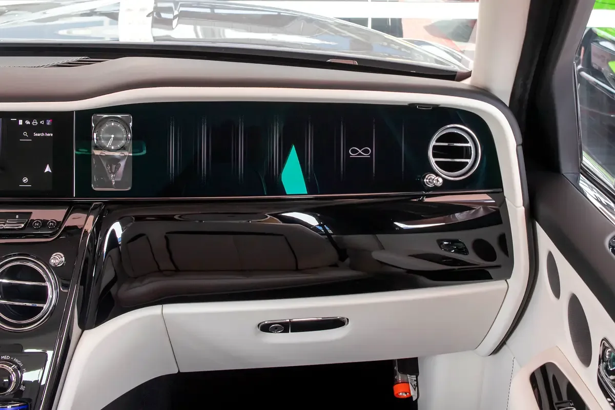 Rolls-Royce Cullinan 6.8 AT 4WD (571 حصان) - 15