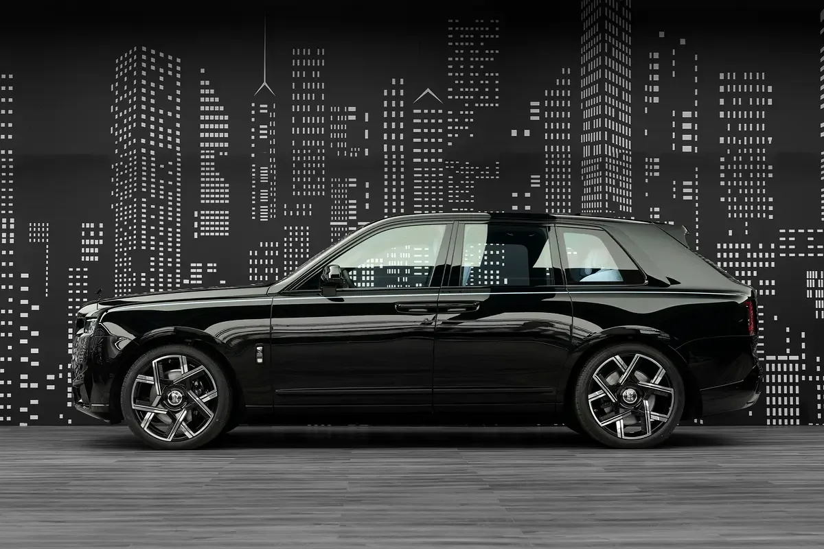 Rolls-Royce Cullinan 6.8 AT 4WD (571 hp) - 6