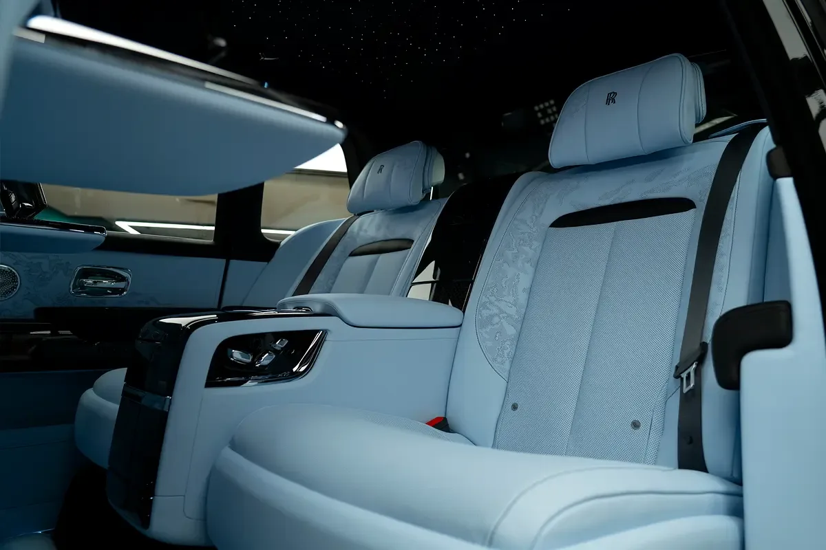 Rolls-Royce Cullinan 6.8 AT 4WD (571 hp) - 12