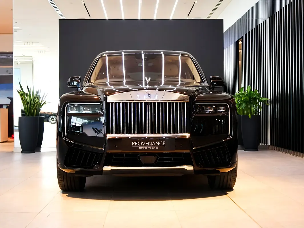 Rolls-Royce Cullinan 6.8 AT 4WD (571 حصان) - 2