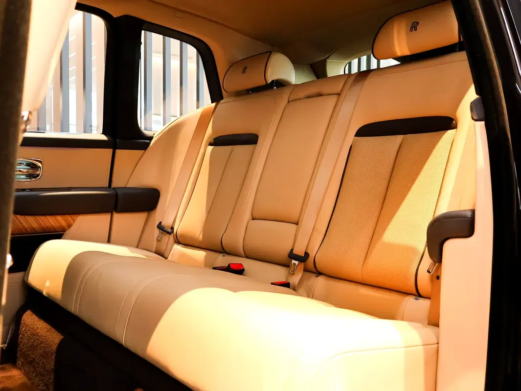 Rolls-Royce Cullinan 6.8 AT 4WD (571 حصان) - 6