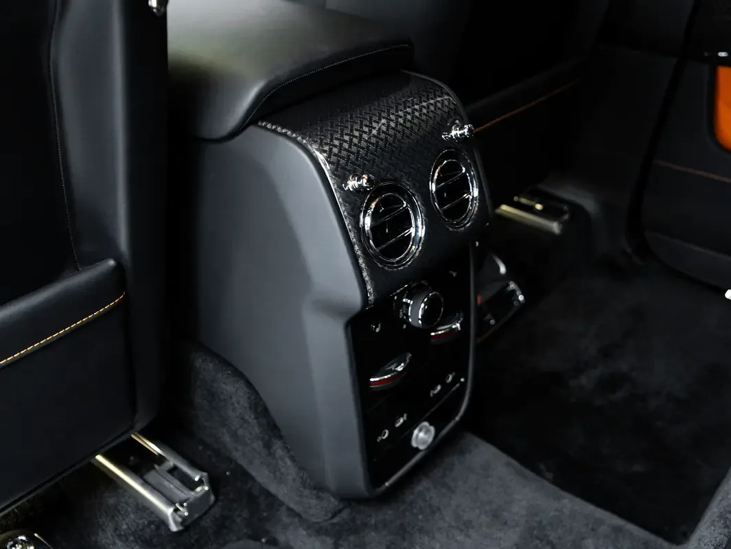 Rolls-Royce Cullinan 6.8 AT 4WD (571 حصان) - 19