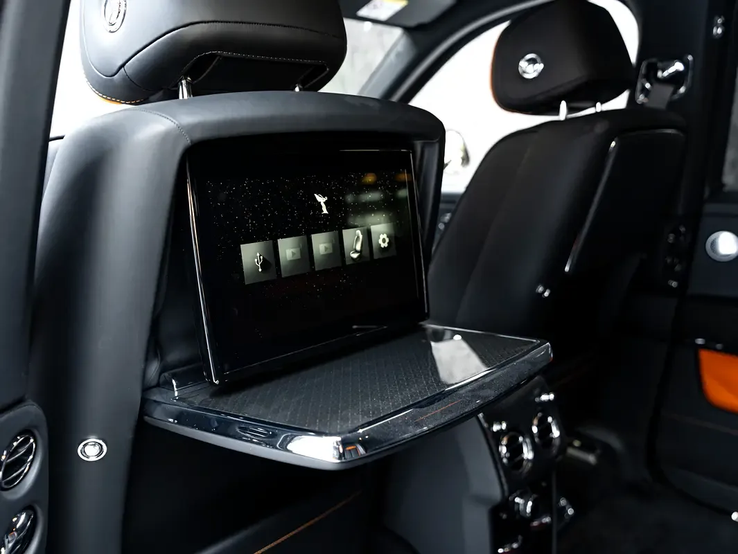 Rolls-Royce Cullinan 6.8 AT 4WD (571 حصان) - 17