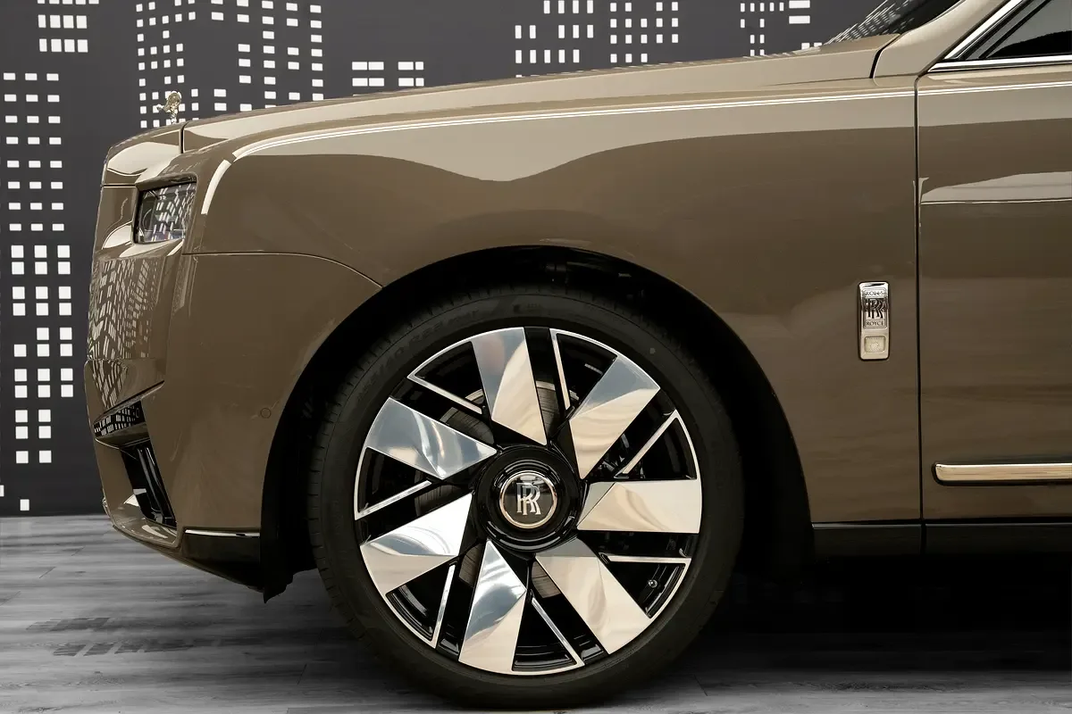 Rolls-Royce Cullinan 6.8 AT 4WD (571 hp) - 20