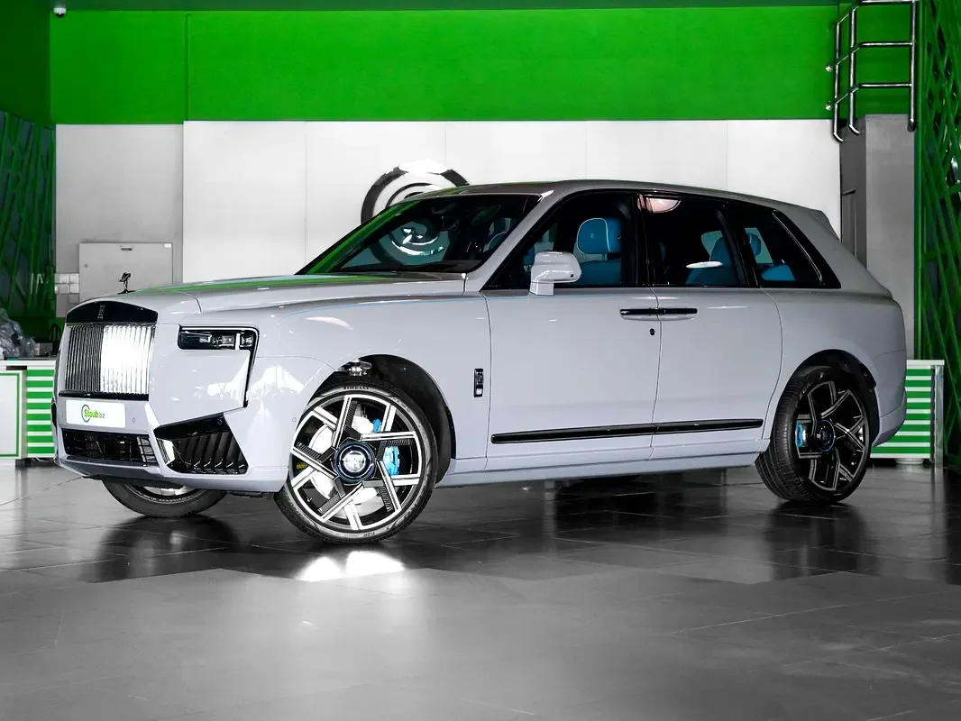 Rolls-Royce Cullinan 6.8 AT 4WD (600 hp)