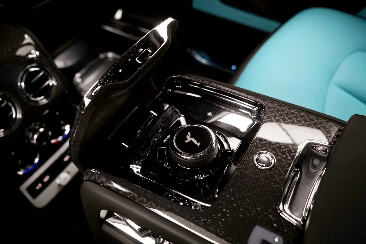 Rolls-Royce Cullinan 6.8 AT 4WD (600 hp) - 17