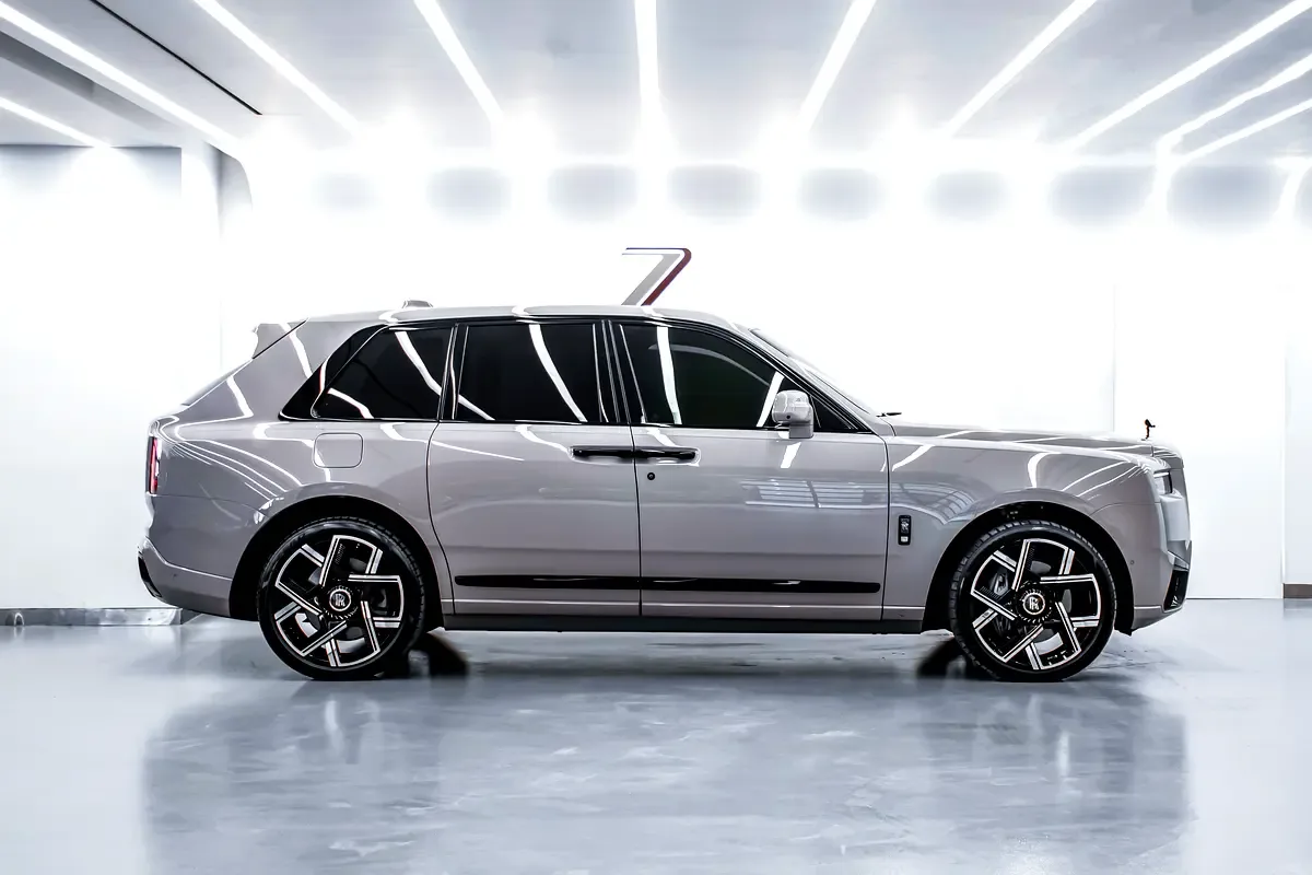 Rolls-Royce Cullinan 6.8 AT 4WD (600 hp) - 3