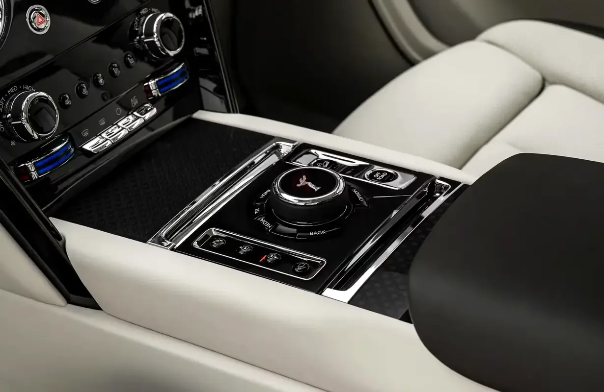 Rolls-Royce Cullinan 6.8 AT 4WD (600 hp) - 10
