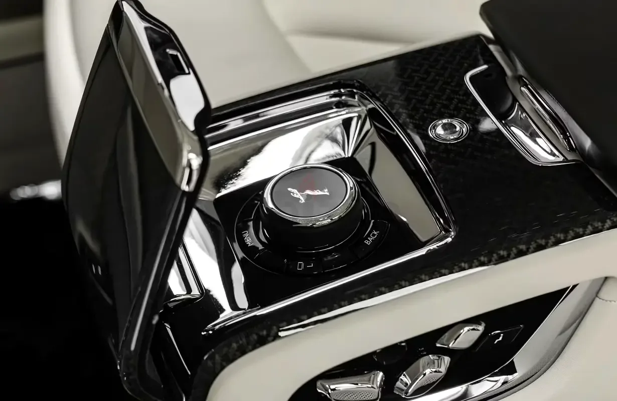 Rolls-Royce Cullinan 6.8 AT 4WD (600 hp) - 12