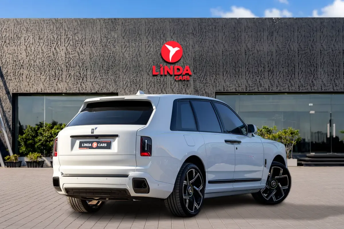 Rolls-Royce Cullinan 6.8 AT 4WD (600 حصان) - 6