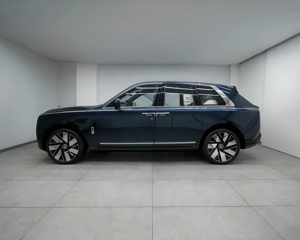 Rolls-Royce Cullinan 6.8 AT 4WD (600 hp) - 3