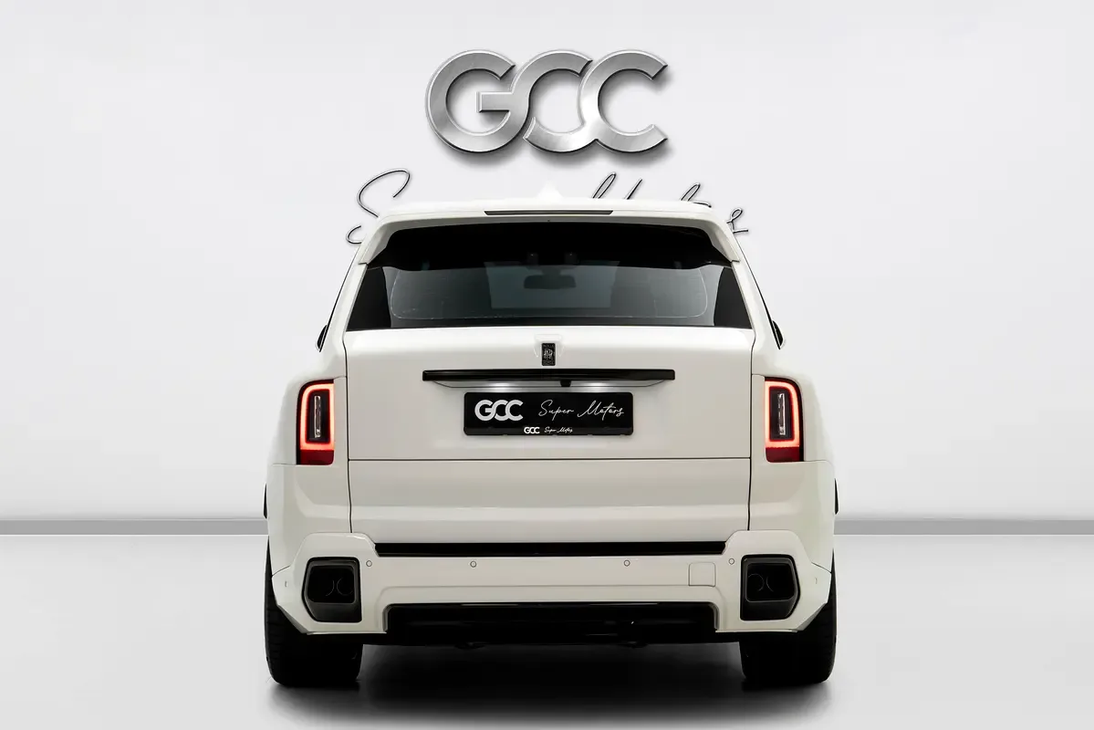 Rolls-Royce Cullinan 6.8 AT 4WD (600 حصان) - 4