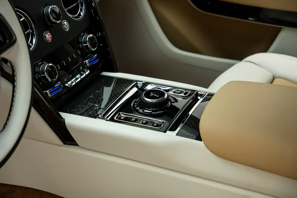 Rolls-Royce Cullinan 6.8 AT 4WD (600 حصان) - 12
