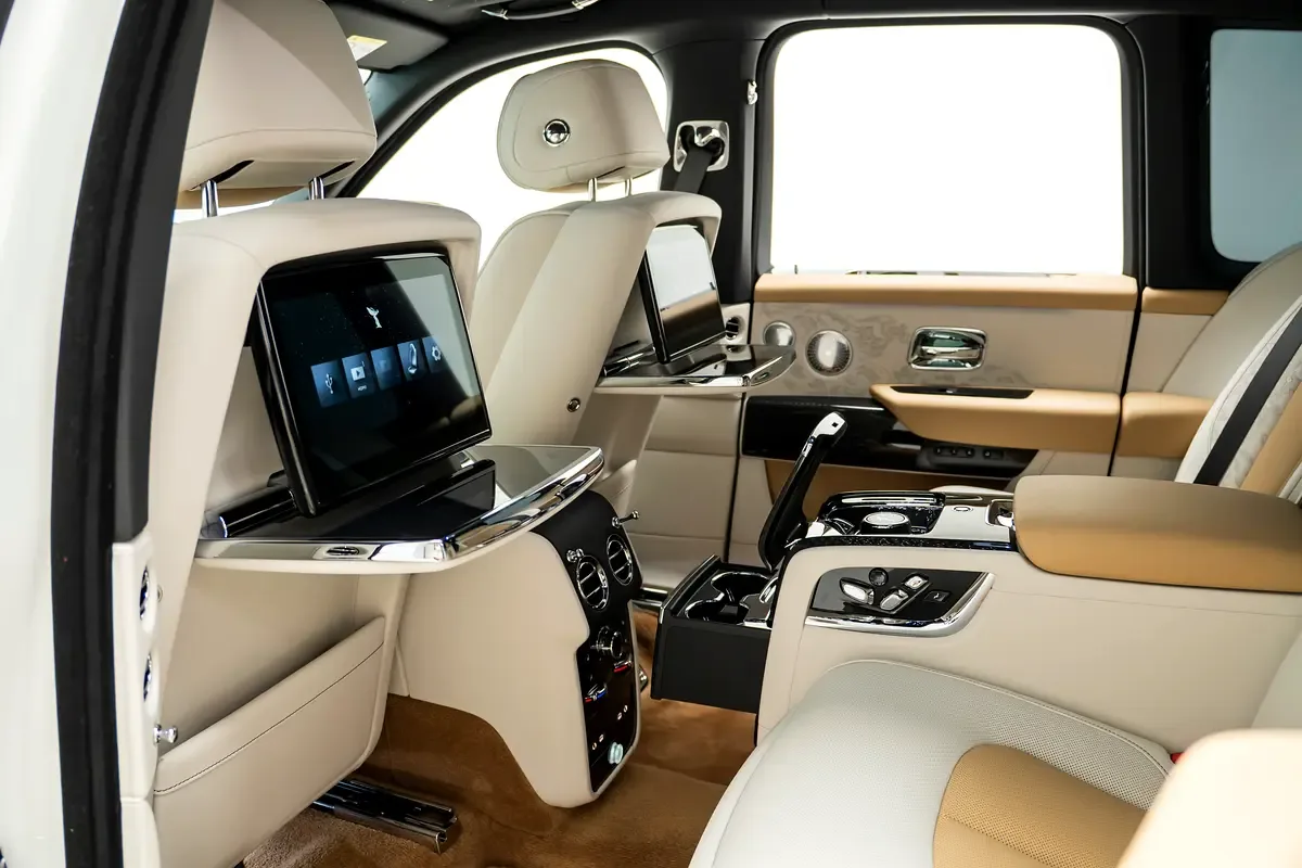 Rolls-Royce Cullinan 6.8 AT 4WD (600 حصان) - 15
