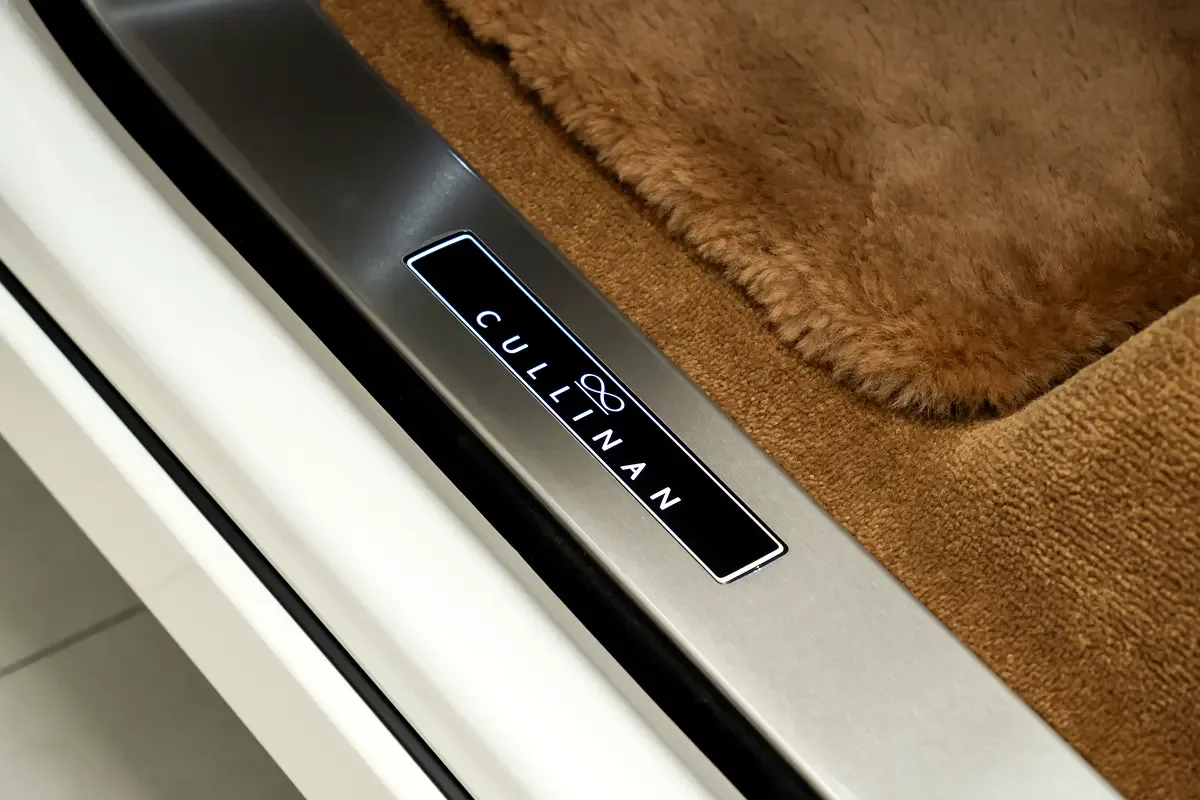Rolls-Royce Cullinan 6.8 AT 4WD (600 حصان) - 18
