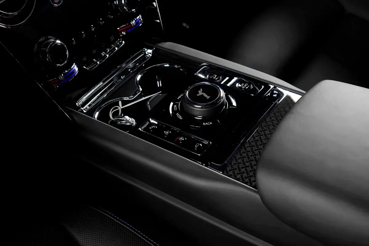 Rolls-Royce Cullinan 6.8 AT AWD (571 hp) - 10