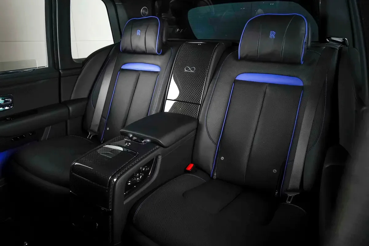 Rolls-Royce Cullinan 6.8 AT AWD (571 hp) - 14