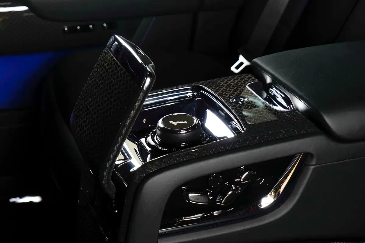Rolls-Royce Cullinan 6.8 AT AWD (571 hp) - 16