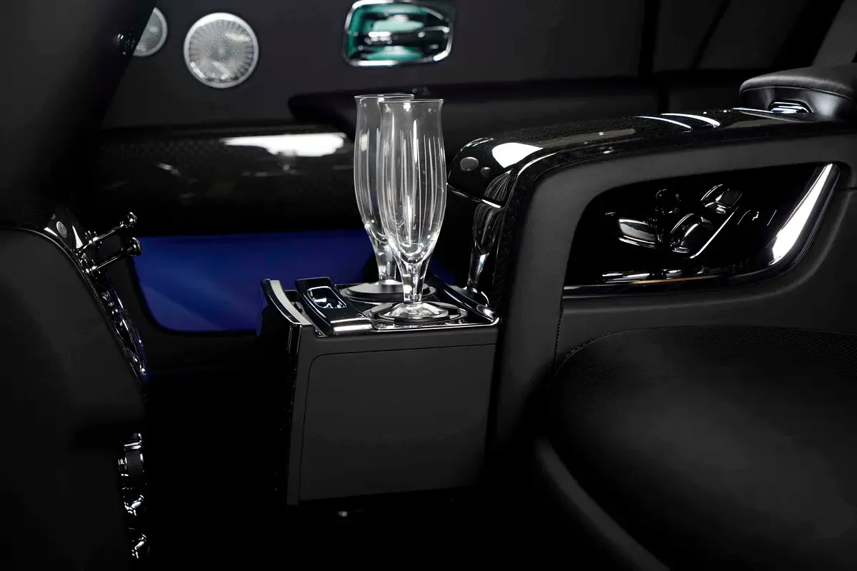 Rolls-Royce Cullinan 6.8 AT AWD (571 hp) - 17