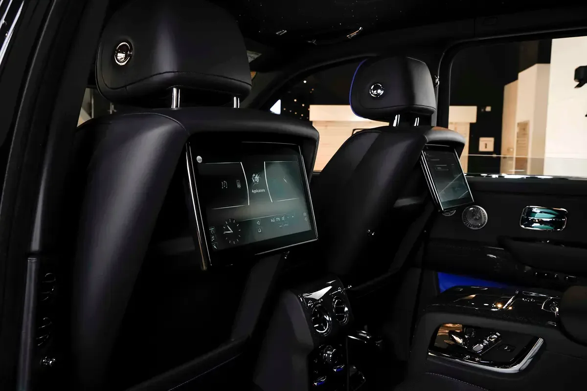 Rolls-Royce Cullinan 6.8 AT AWD (571 hp) - 15