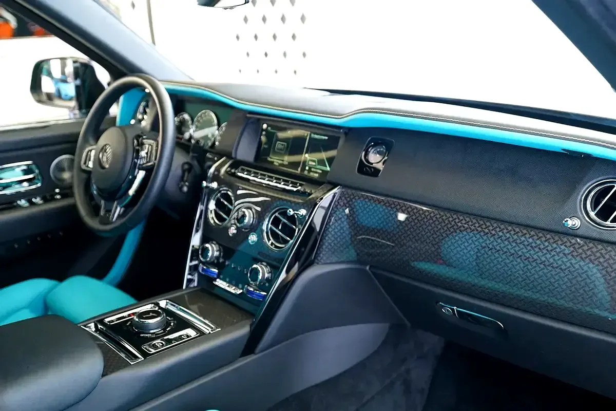 Rolls-Royce Cullinan 6.8 AT AWD (600 hp) - 15