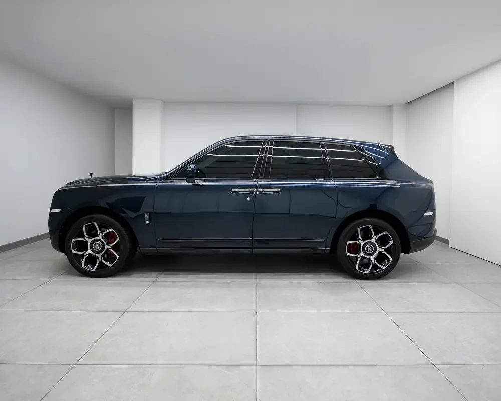 Rolls-Royce Cullinan 6.8 AT AWD (600 hp) - 3