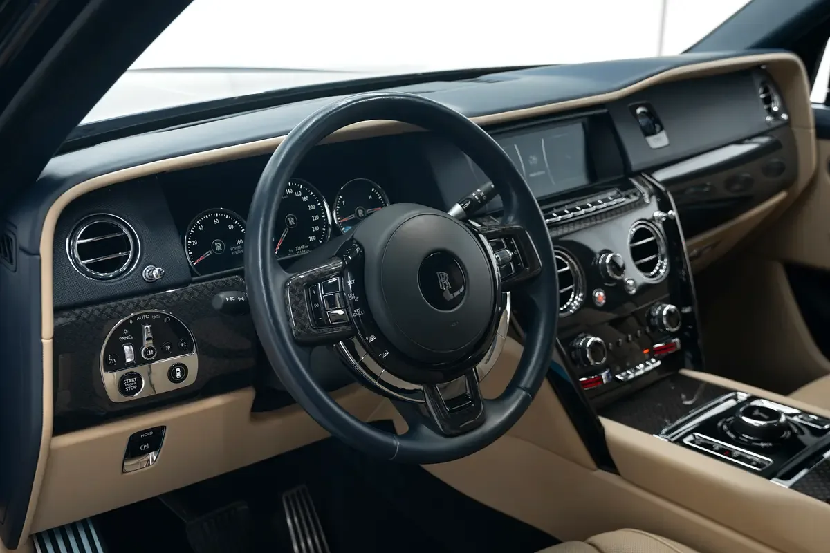 Rolls-Royce Cullinan 6.8 AT AWD (600 hp) - 9