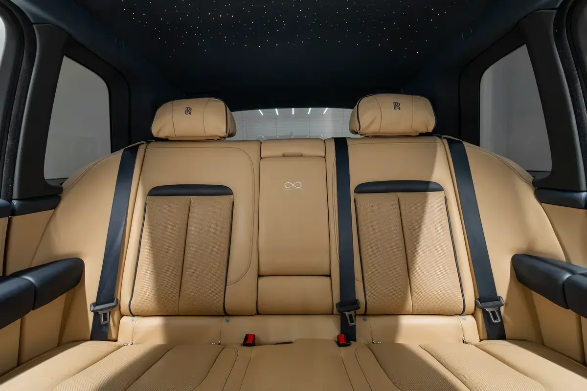 Rolls-Royce Cullinan 6.8 AT AWD (600 hp) - 15