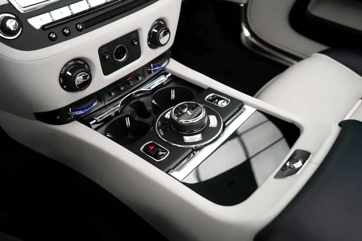 Rolls-Royce Dawn 6.6 AT (571 hp) - 10