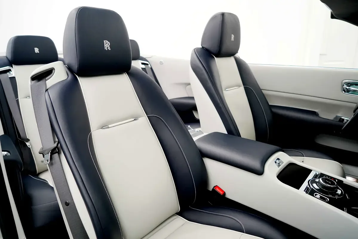 Rolls-Royce Dawn 6.6 AT (571 hp) - 13