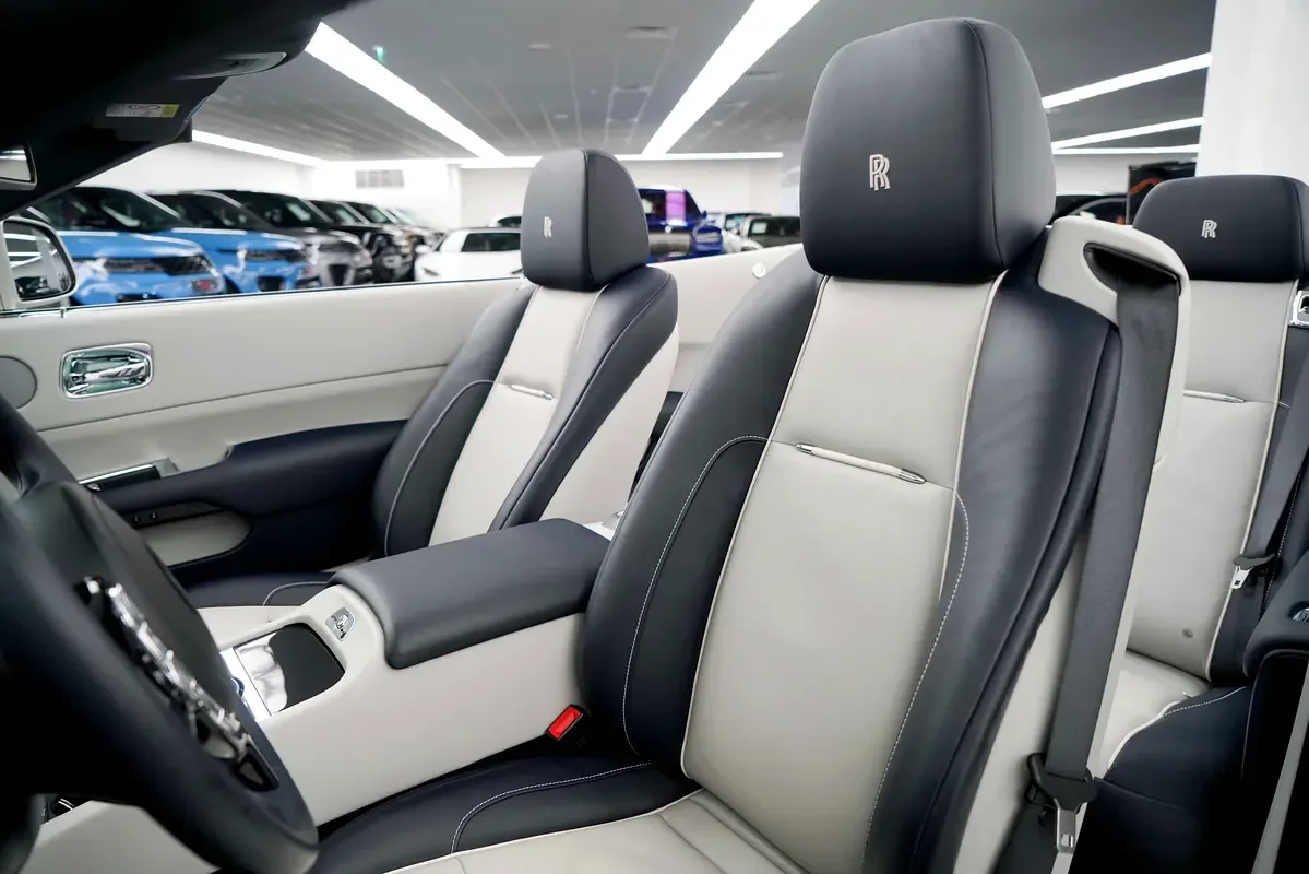 Rolls-Royce Dawn 6.6 AT (571 hp) - 12