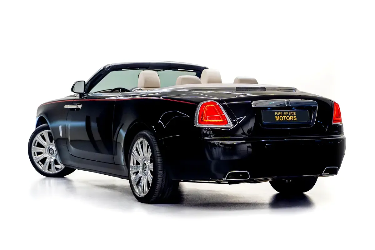 Rolls-Royce Dawn 6.6 AT RWD (570 حصان) - 6